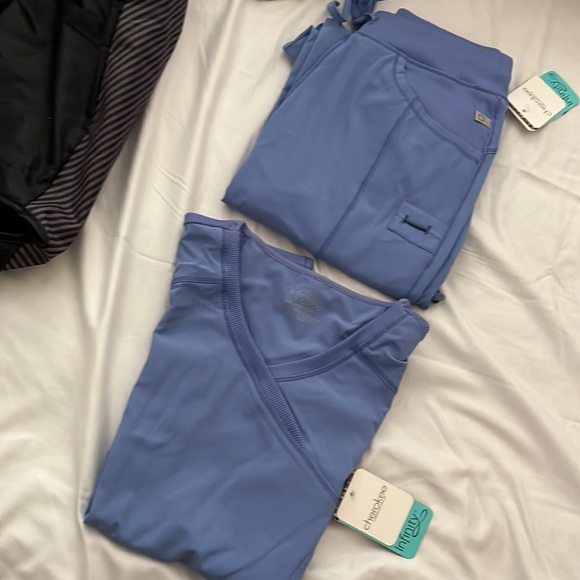 5 sets of scrubs - Picture 6 of 6